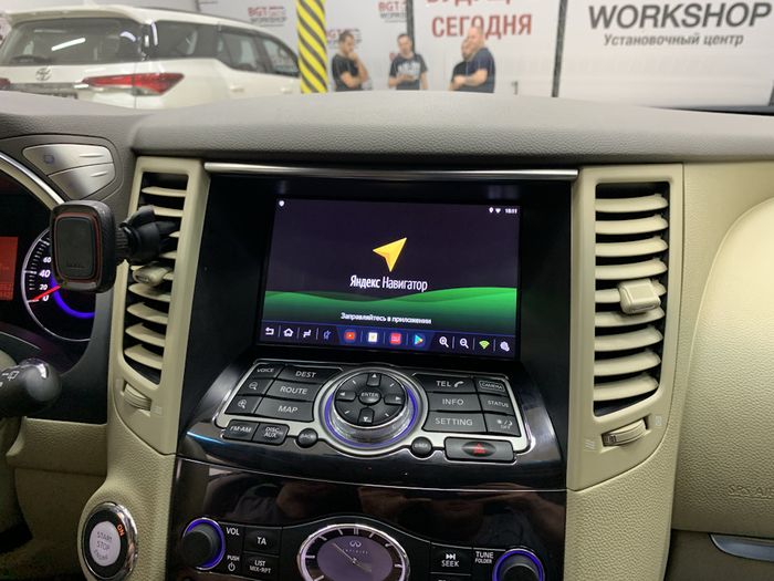 Магнитола для Infiniti QX70, FX35 (S51), FX37, FX30d, FX50 2008-2016 (Поддержка Bose и 360, бежевая) - Kuberg QLed+2K, Android 14, TS105, Быстрейшая, CarPlay, SIM-слот