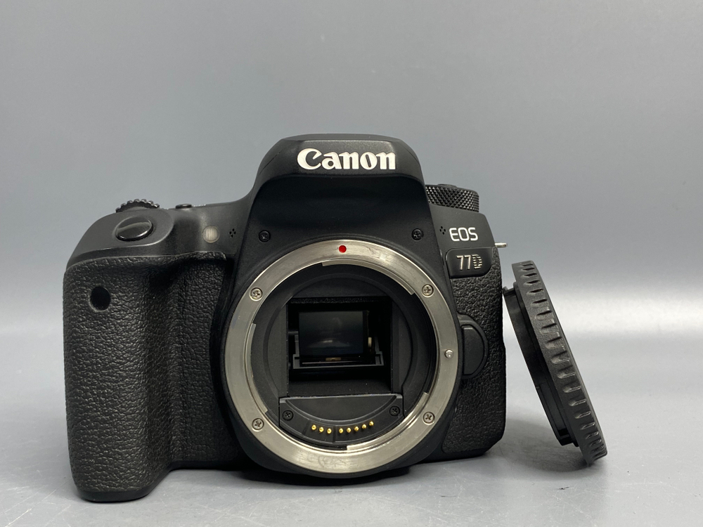 Canon EOS 77D 12.000 кадров