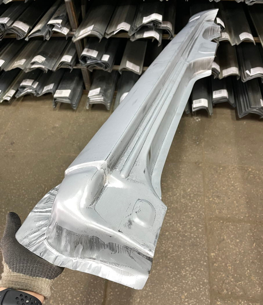 Порог правый Toyota Yaris 2006-2011 (Polcar)