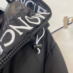 Пуховик Moncler