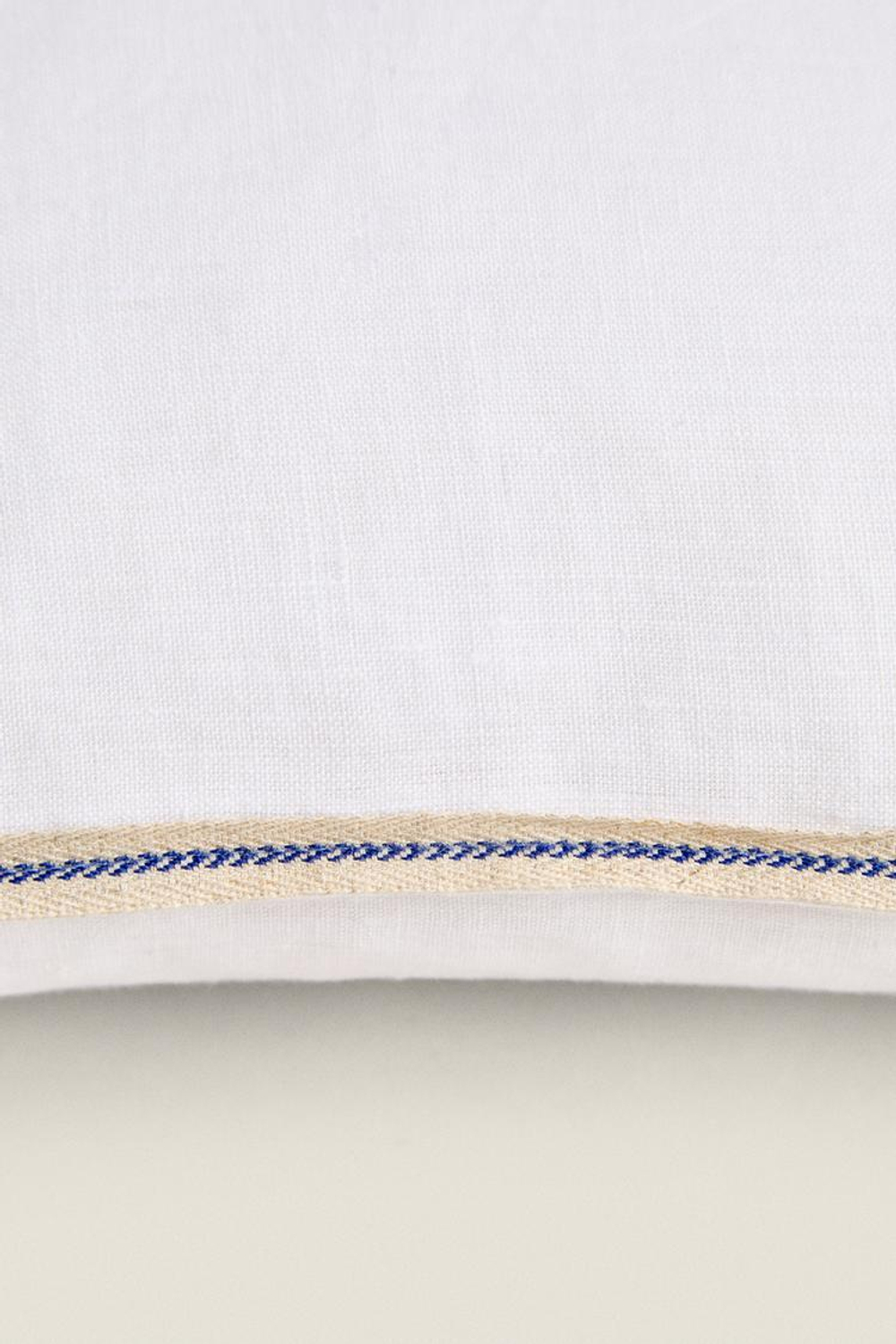 ZARA HOME ЧЕХОЛ ДЛЯ ДЕКОРАТИВНОЙ ПОДУШКИ С КОНТРАСТНОЙ СТРОЧКОЙ, БЕЛЫЙ
