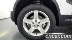 Land Rover Defender 110 D250 SE — 2024