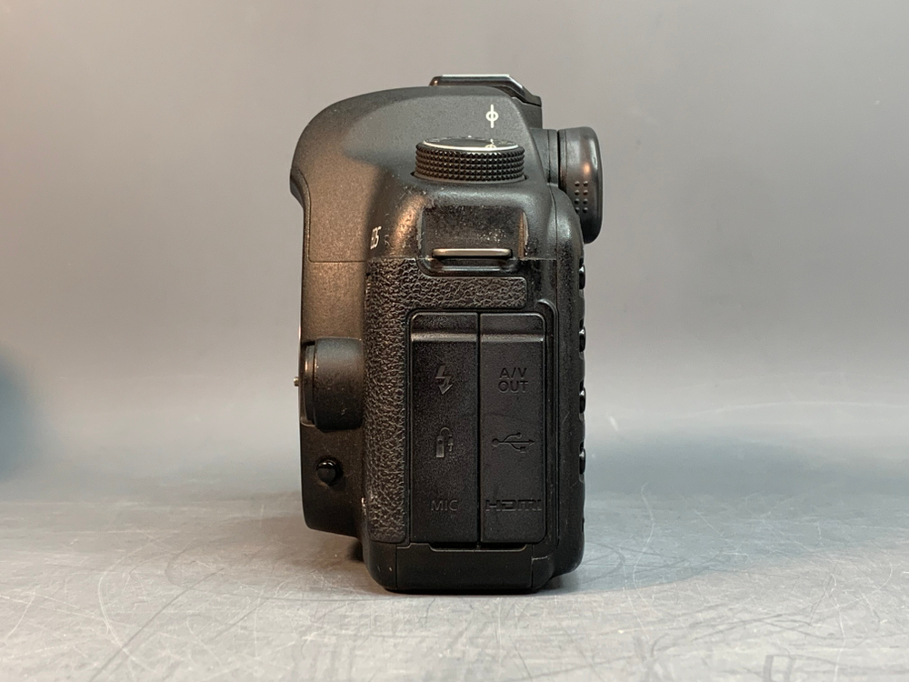 Canon EOS 5D Mark II 206.135 кадров