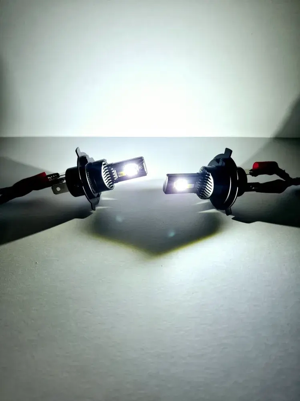 H4 / Комплект светодиодных ламп (H4) G30 LED 12V 60W 7200LM (2 шт./ комплект)