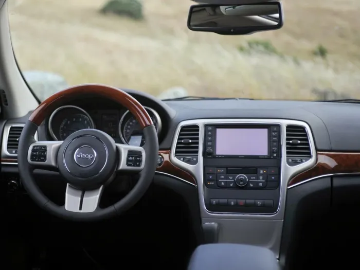 Магнитола для Jeep Grand Cherokee WK2 2010-2013 - Kuberg монитор 12.3" в стиле Audi на Android 13, Быстрая, CarPlay, 4G SIM-слот