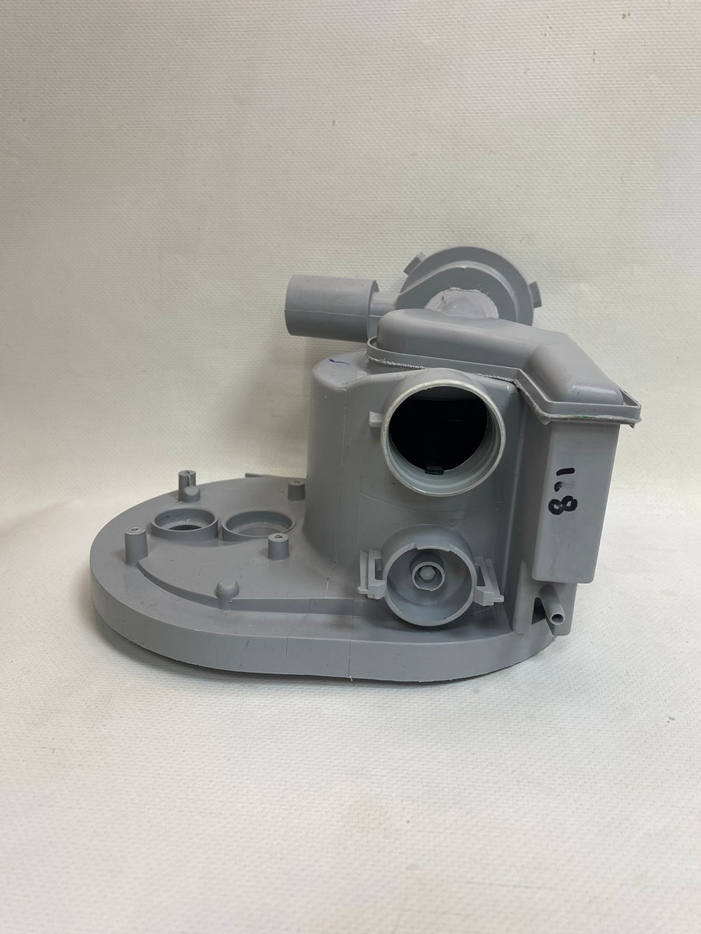LDF12314EXEU ктпч28 Чаша поддона для посудомоечных машин Ariston C00346456 б/у