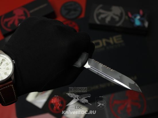 Фронтальный нож Microtech Ultratech Urban Camo S/E 121-2UCS с клинком из стали Böhler M390
