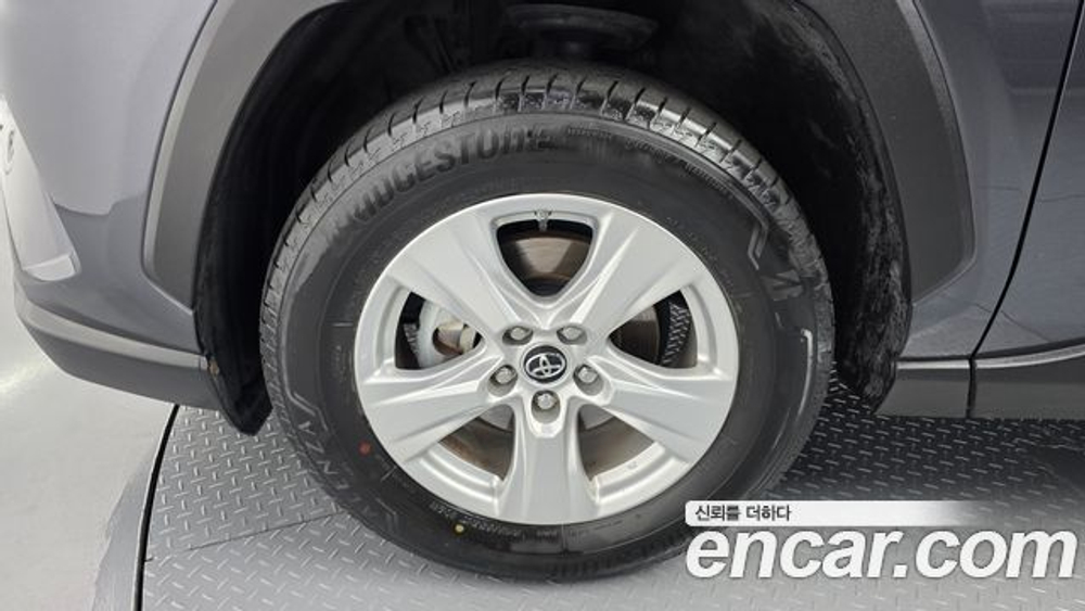 Toyota RAV4 2.5 2WD — 2019