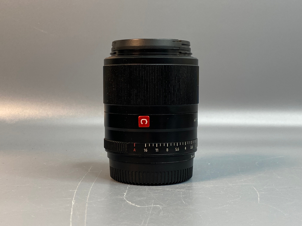 Viltrox 56mm 1.4 STM Fujifilm X пылинки внутри линзы