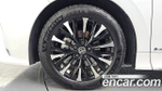 Toyota Alphard 2.5 HEV Executive AWD — 2025
