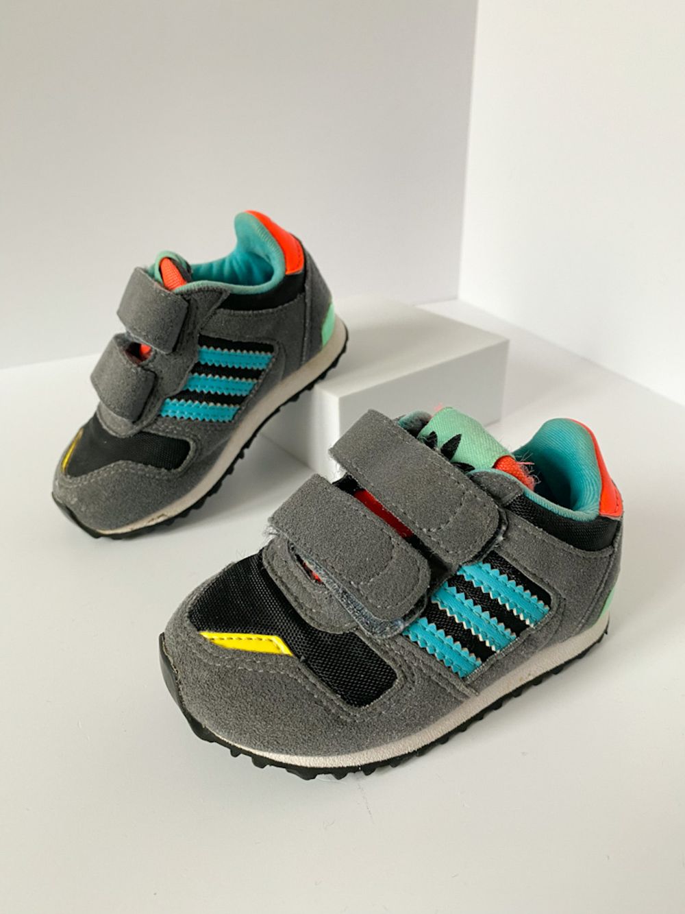 Кроссовки Adidas, 19