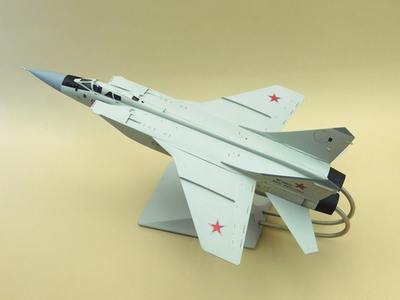 Модель самолета МиГ-31К (М1:48, ВКС России, Кинжал)