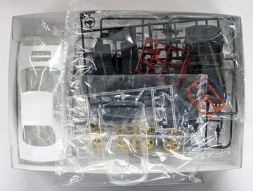 Сборная модель 1/24 Aoshima Nissan Skyline GT-R BNR34 '02 Top Secret