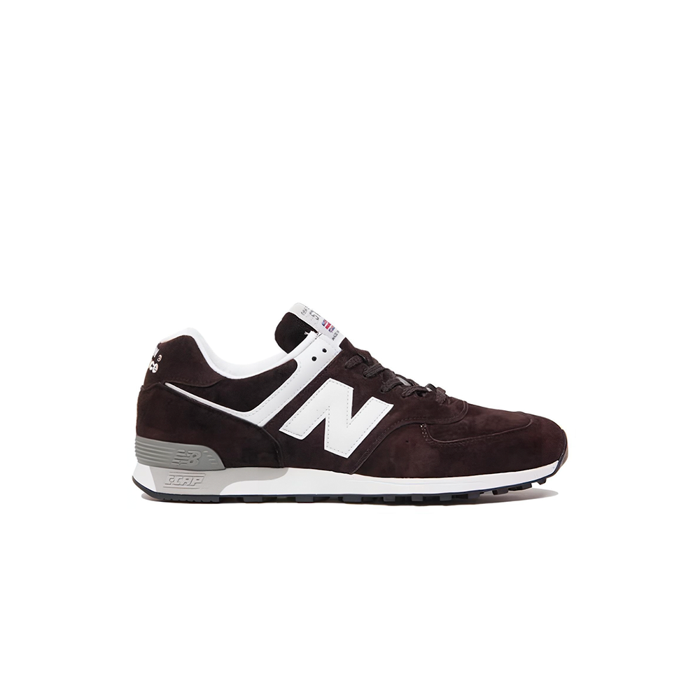 alt="Кроссовки New Balance 576 MiUK арт. OU576PNV темно-синего цвета вид спереди"