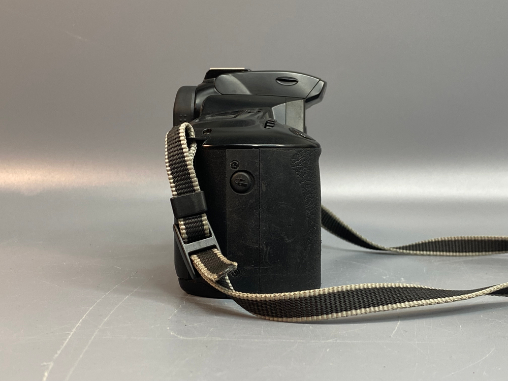 Canon EOS 3000 kit EF 38-76mm 4.5-5.6