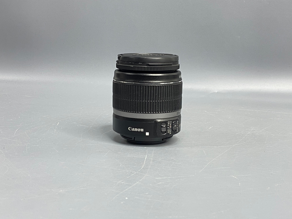 Canon 500D kit 18-55 mm 3.5-5.6 IS 3.000 кадров