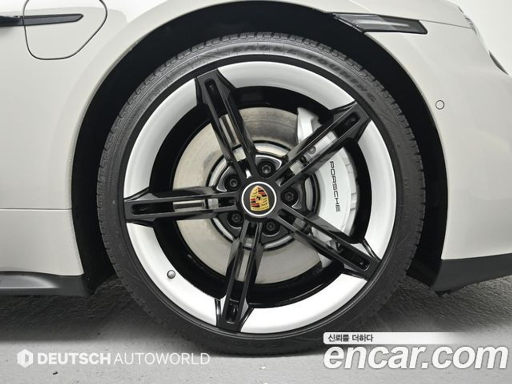 Porsche Taycan GTS — 2022