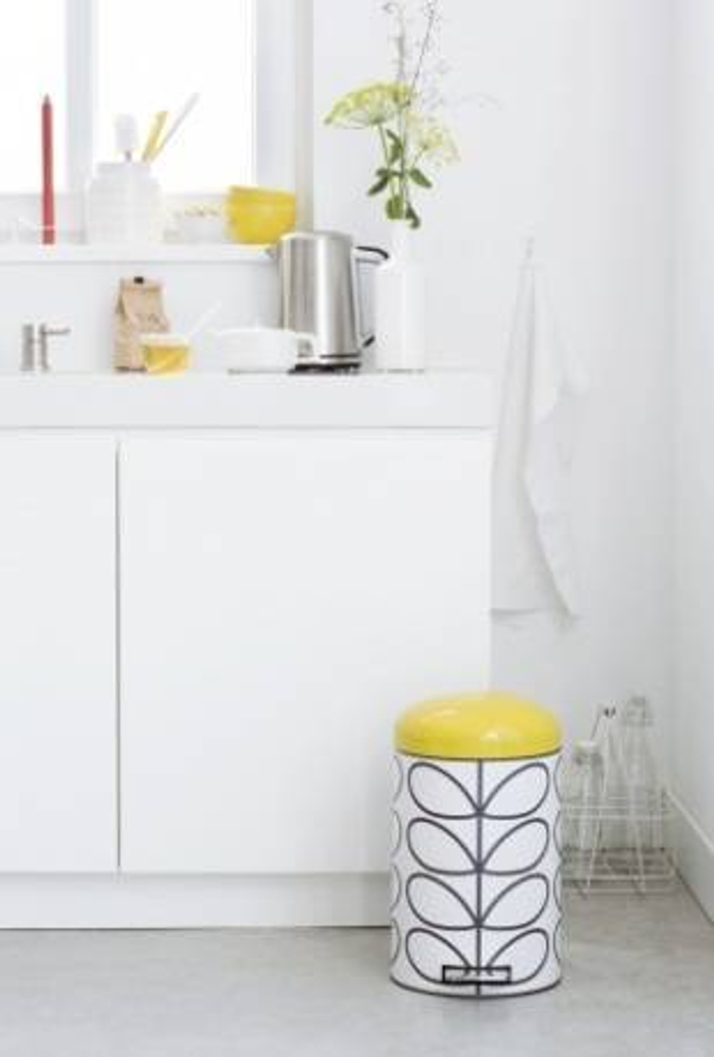 Ведро Brabantia Orla Kiely 12л кремовое в интерьере