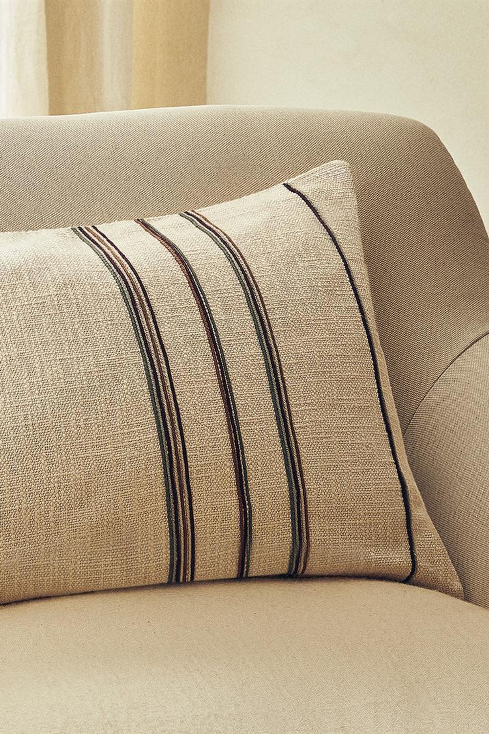 ZARA HOME ЧЕХОЛ НА ПОДУШКУ В ПОЛОСКУ, СВЕТЛО-БЕЖЕВЫЙ