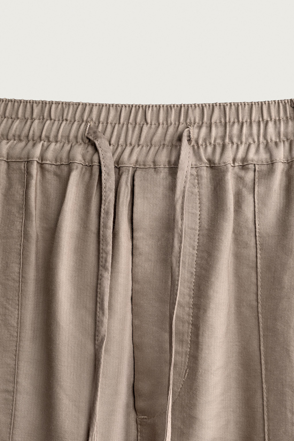 БРЮКИ RELAXED FIT ИЗ СТРУЯЩЕЙСЯ ТКАНИ — ZARA · 5247/301