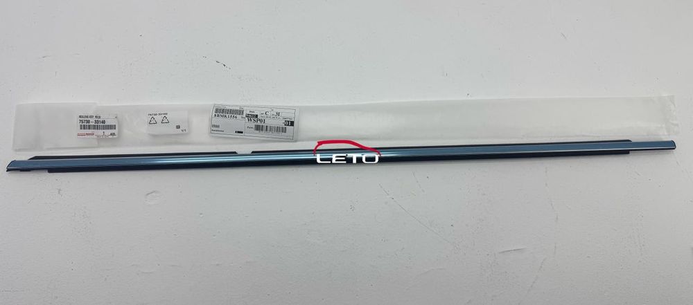 Молдинг стекла двери задней правой 75730-33140 7573033140