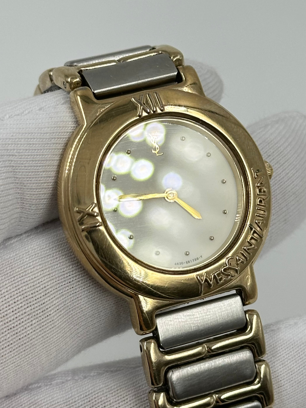Часы Yves Saint Laurent