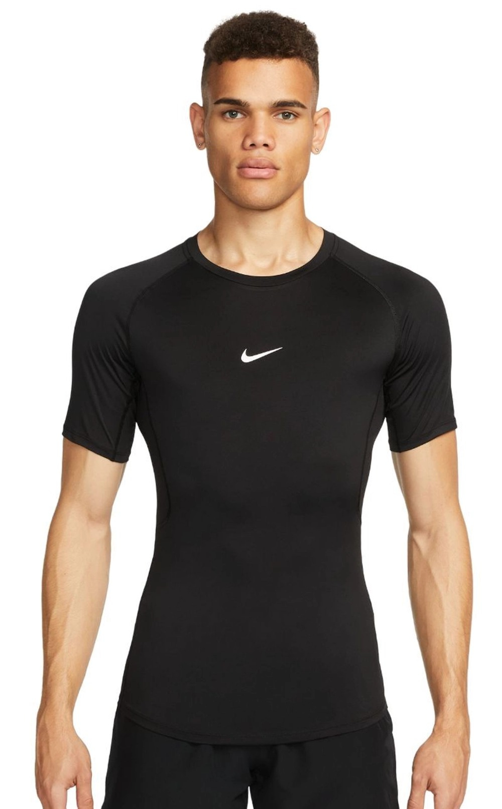 FB7932-010 Футболка тренировочная Nike Dri-fit Tight Top Ss FB7932-010