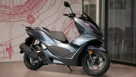Скутер Honda PCX125 серый