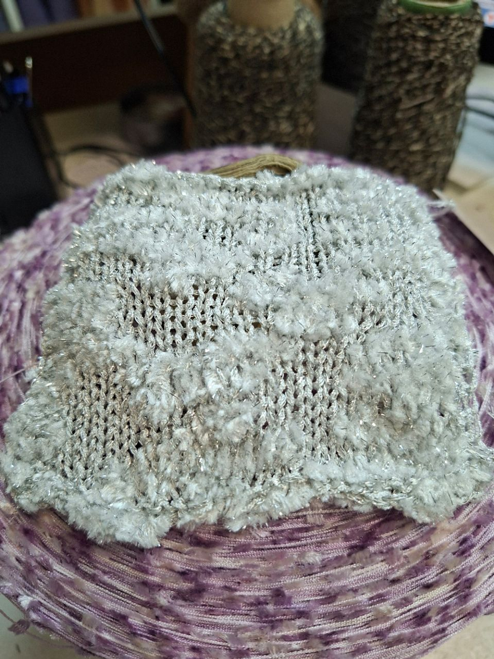 DIO - Gi.Ti.Bi.; вискоза, люрекс, п/а ; 750м/100гр; Фактурные кисточки; цвет: сирень
