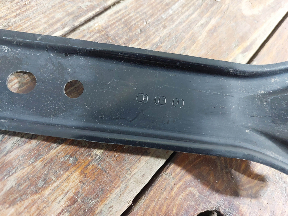 Кронштейн замка капота Toyota RAV4 IV (XA40) 12-19 Б/У Оригинал 5208542050