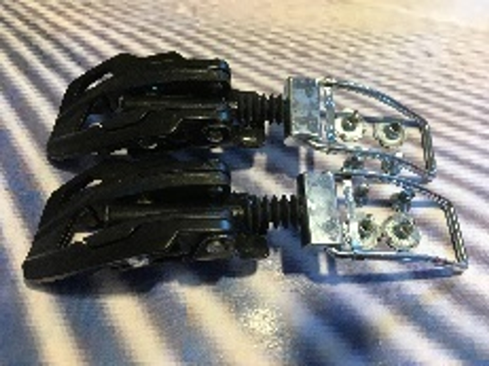 Запчасть для ботинок Buckle right  on cuff (Buckle + Screw,Insert)