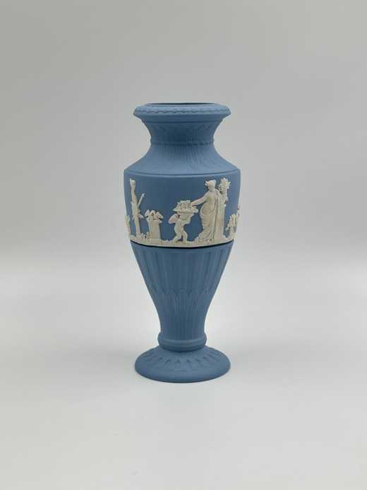 Ваза Wedgwood голубая