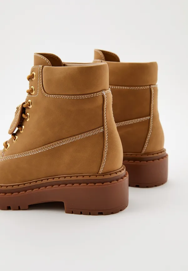 Ботинки женские GUESS LEAVEY