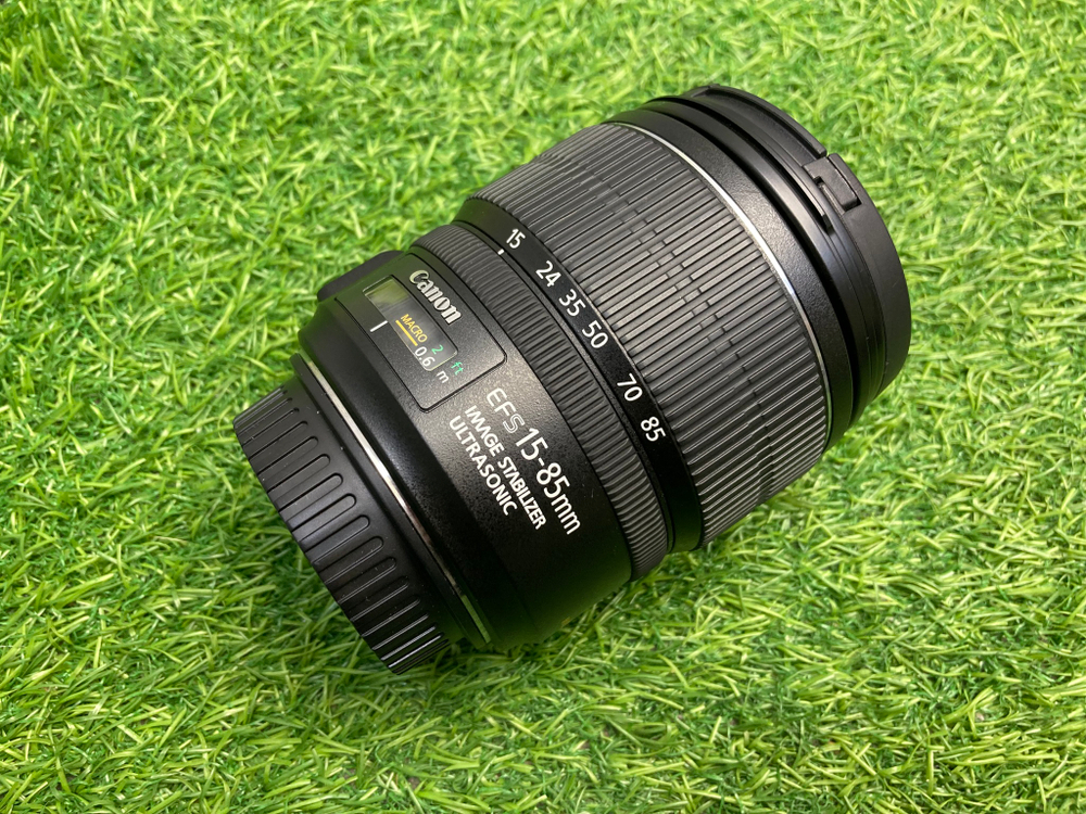 Canon EF-S 15-85mm 3.5-5.6 IS USM