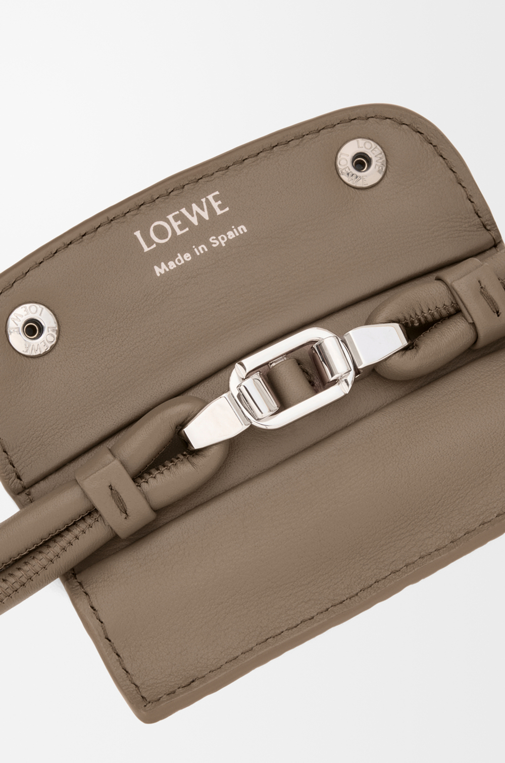 Loewe Маленькая сумка Madrid из мягкой зернистой телячьей кожи, серо-коричневый