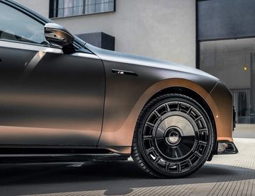 Карбоновый сплиттер переднего бампера AE Design BMW 7-series G70 2023+