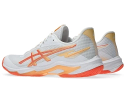 Женские кроссовки для бадминтона/сквоша Asics Netburner Ballistic FF 4 - white/vivid coral