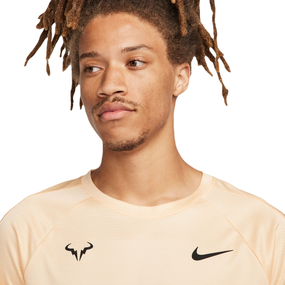 Мужская теннисная футболка Nike Rafa Challenger Dri-Fit Tennis Top - ice peach/green glow/black