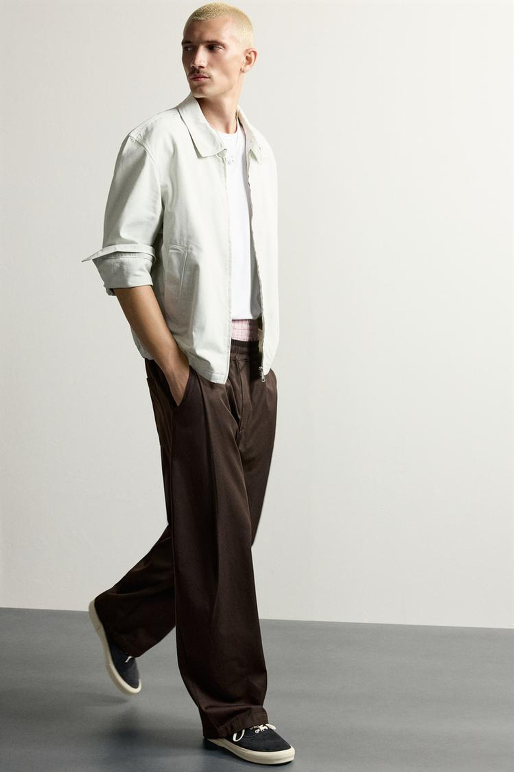 ZARA БРЮКИ BALLOON FIT С БОКОВЫМИ ЗАЩИПАМИ, КОРИЧНЕВЫЙ