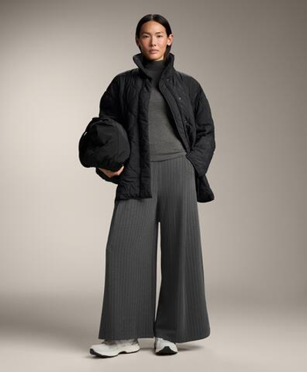Oysho Футболка Base Layer в рубчик с высоким воротником и лиоцеллом, темно-серый