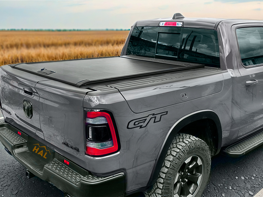 Крышка роллета RAM 5.7FT RAMBOX (черная/серая рейка) механическая