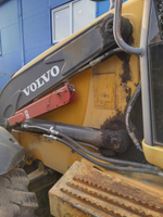 Экскаватор-погрузчик Volvo BL71, 2008 года в продаже в сентябре, октябре 2025 в СПб. Цена договорная.