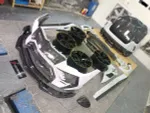 Широкий карбоновый обвес для Lamborghini Urus с коваными дисками Ламборгини Урус