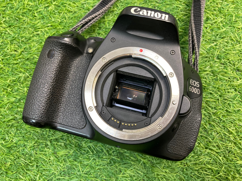 Canon 600D kit 18-55mm 3.5-5.6 IS ll 47.000 кадров