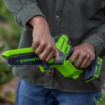 Цепная мини пила аккумуляторная Greenworks GD24CSMNX Арт. 2008707UB, 24V, 15см, бесщеточная, в комплекте АКБ 4 А·ч и ЗУ в сумке