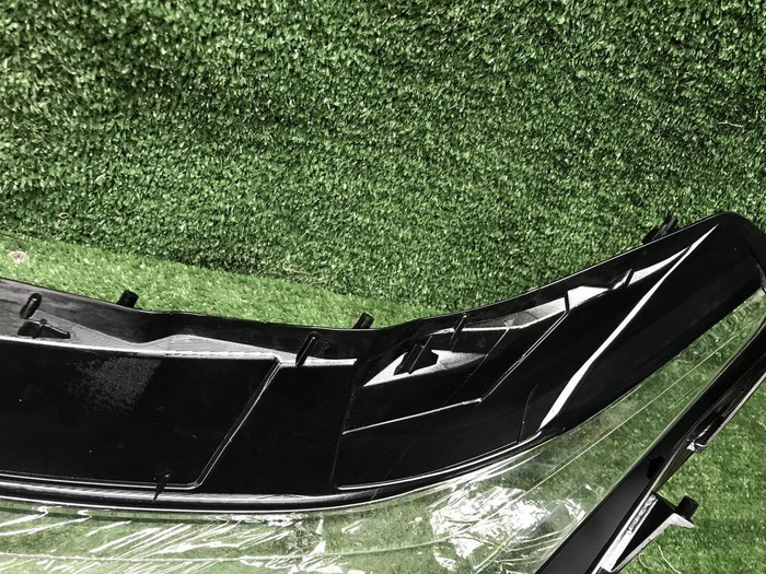 Стекло фары правое Lexus RX 4 (2019-2022)