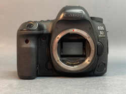 Canon EOS 5D Mark IV 647.000 Кадров