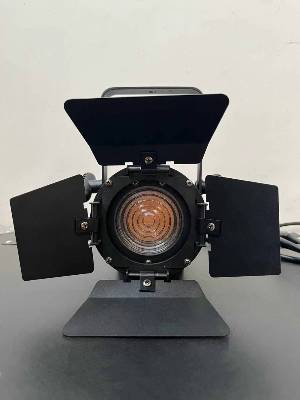 Светодиодный прожектор Led mini fresnel 100w