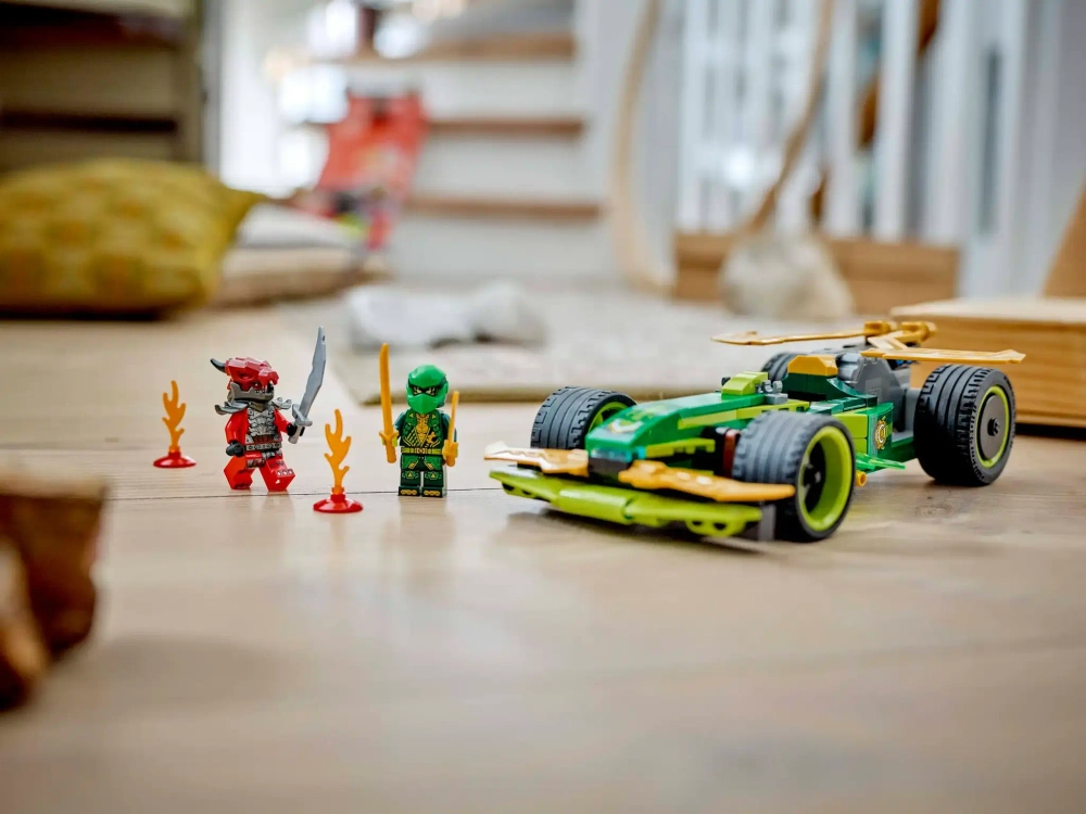 Конструктор LEGO Ninjago 71828 Инерционный гоночный автомобиль Ллойда