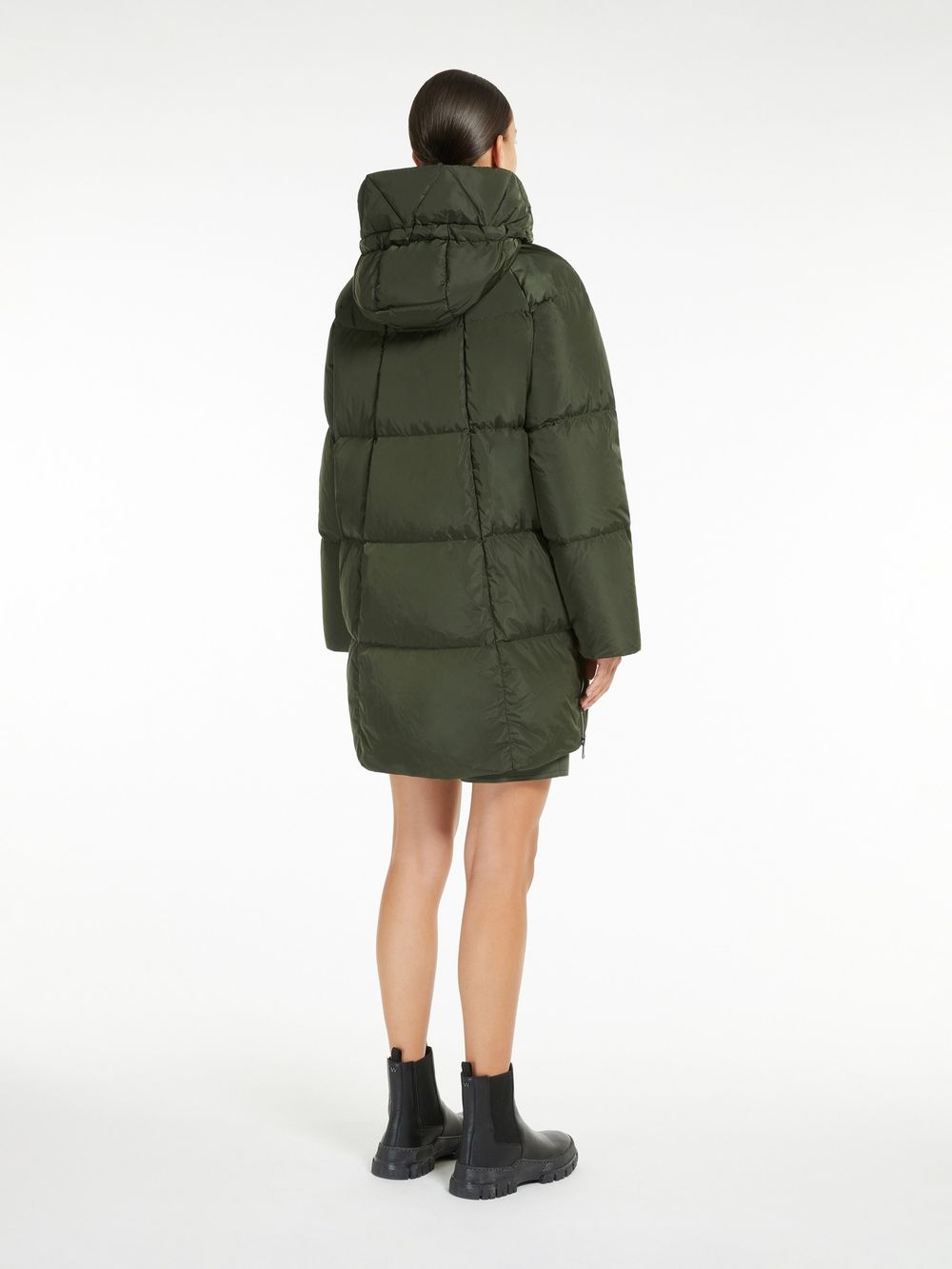 Пуховик женский WEEKEND MAX MARA NEWBEMBO